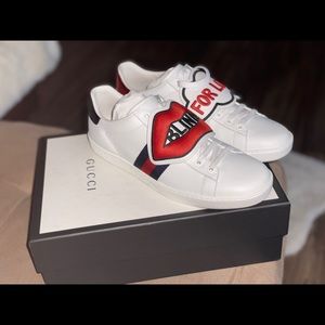 Authentic women’s blind for love Ace